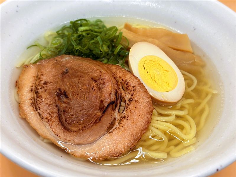 塩系ラーメンの盛り付け例