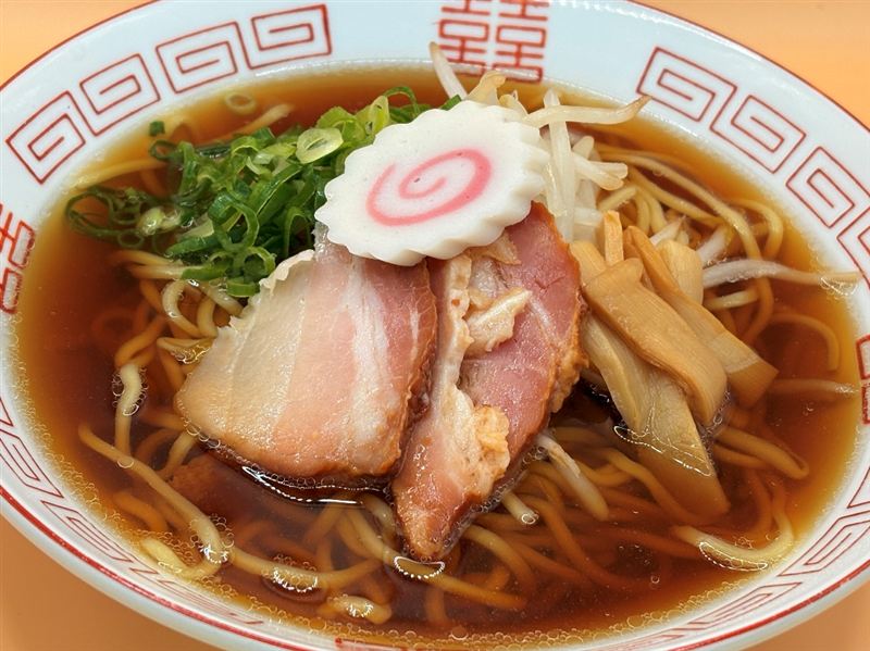 醤油系ラーメンの盛り付け例