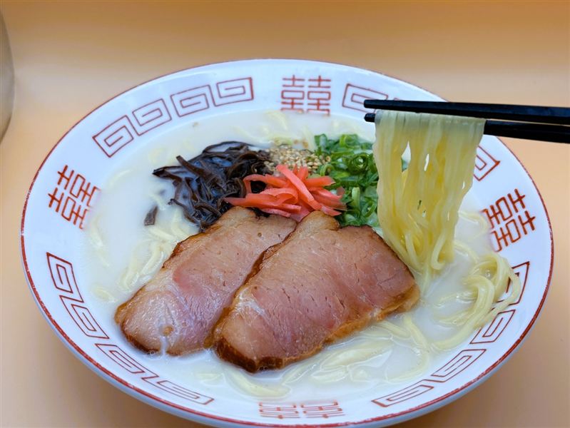 とんこつ系ラーメンの盛り付け例